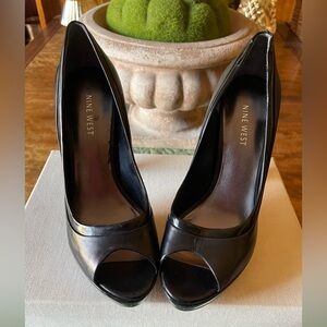 🖤 Nine West NWOT Classic Black Peep Toe Heels